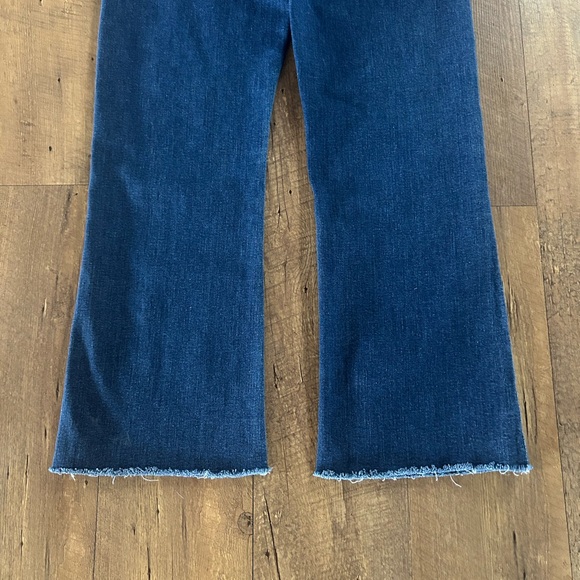 Joe’s Jeans Mid Rise Cropped Raw Hem Jeans Size 27 Medium Wash - Picture 9 of 11